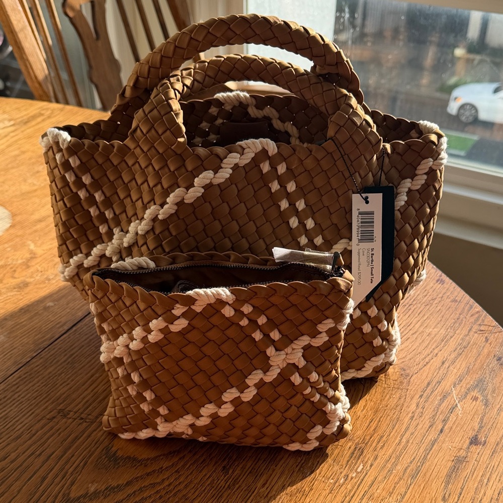 St. Barths small Tote Rope Tan and Cream
Cove Woven Tote Set New with Tags